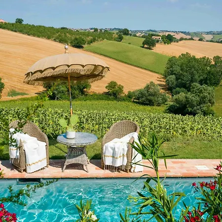 別荘 In The Hills Of Le Marche *