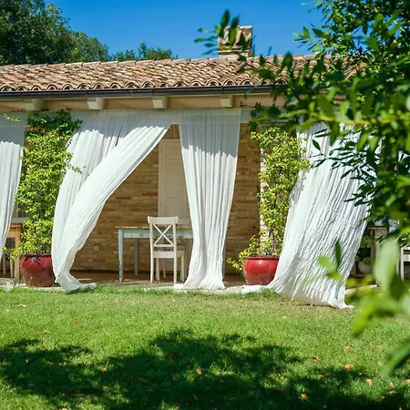 Сasa de vacaciones In The Hills Of Le Marche *